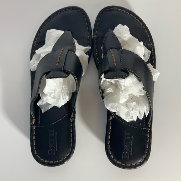 Born Black Leather Between Toe Sandals Gently Used & In Great Condition; Size 8 - Picture 10 of 15